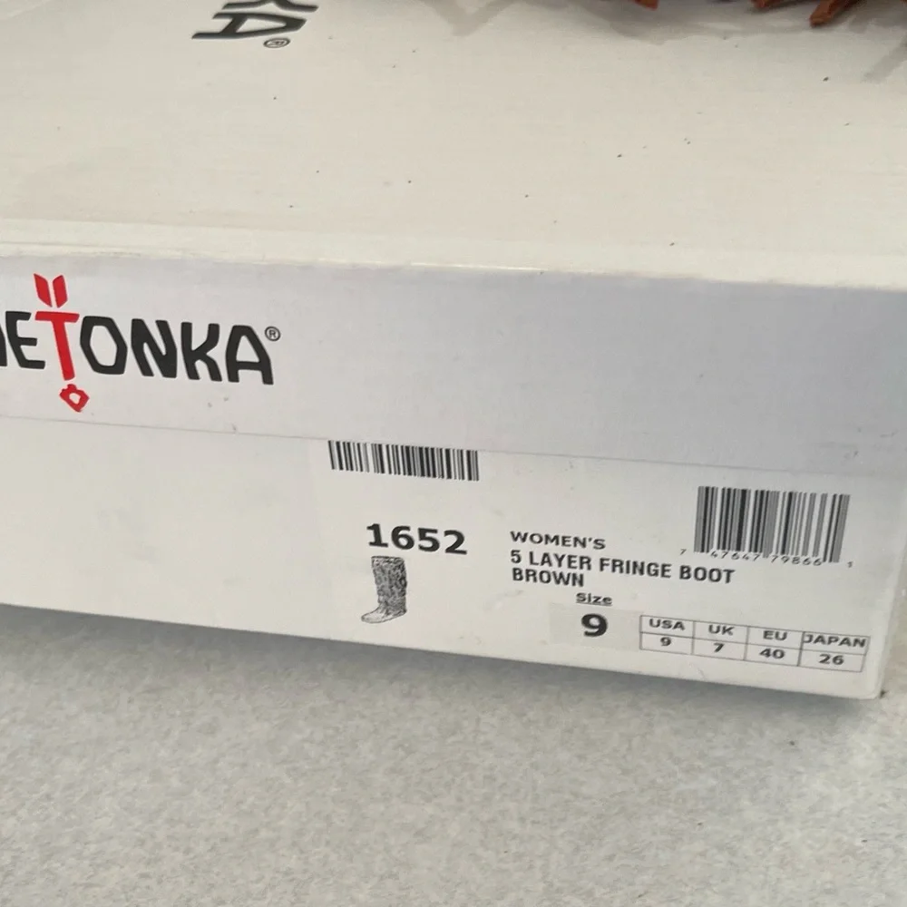 Minnetonka Women's Five-Layer Fringe Boots| Size 9 - Picture 3 of 9